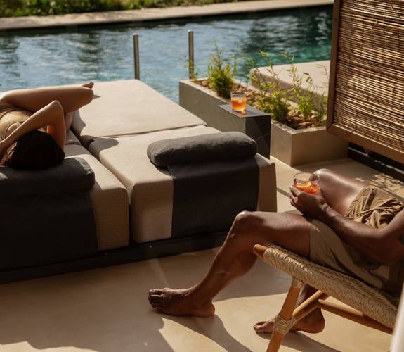 Deluxe Double Sea Swim Up 1
